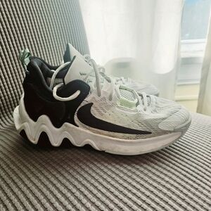 Nike Giannis Immortality Basketball Sneakers